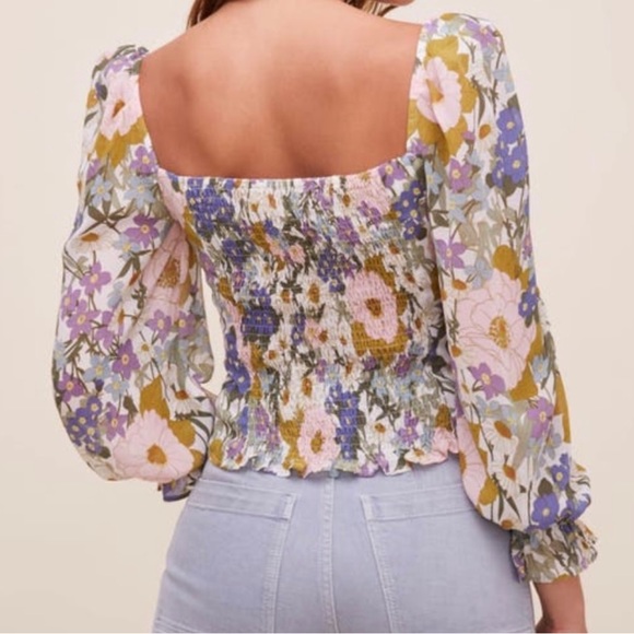 •ASTR The Label Floral Puff Sleeve Top• - Picture 2 of 3